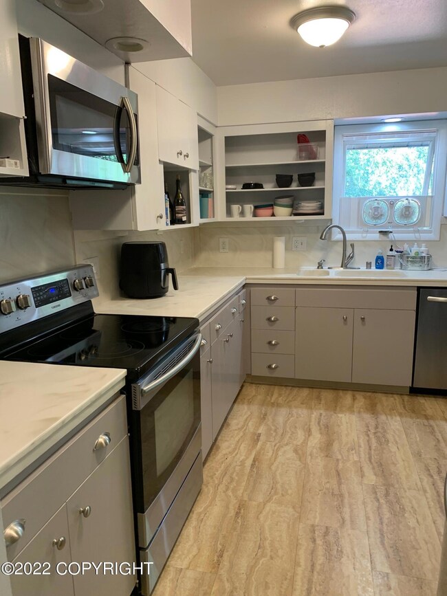 2625 Aspen Dr, Anchorage, AK 99517 - photo 5