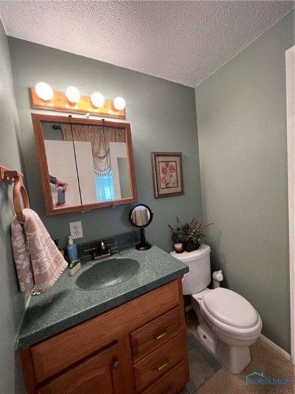 Half bath between dining and master bedroom