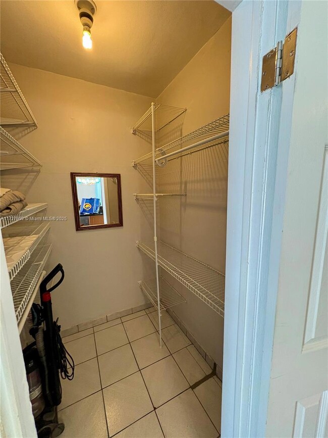 Walk in closet
