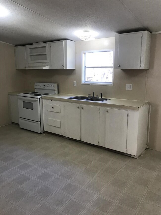 14 Greenlea Cir, Crawfordville, FL 32327 - photo 6