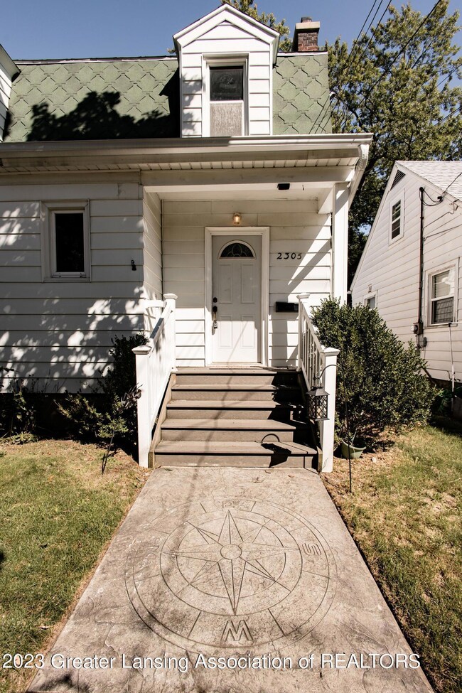 2305 Lyons Ave, Lansing, MI 48910 - photo 2