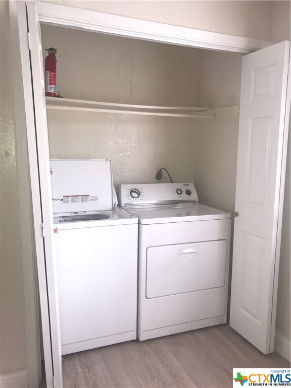 707 Bracewood Cir unit B, San Marcos, TX 78666 - photo 4