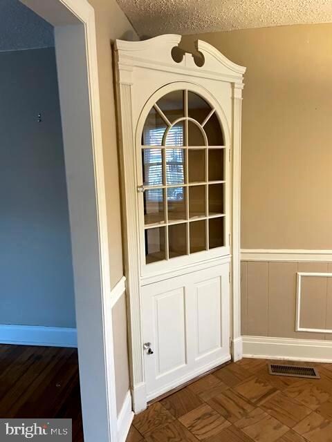 1093 Trent Rd, Camden, NJ 08104 - photo 5