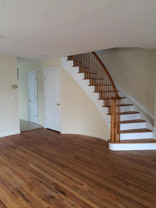 92 Ambassador Ln, Staten Island, NY 10309 - photo 2