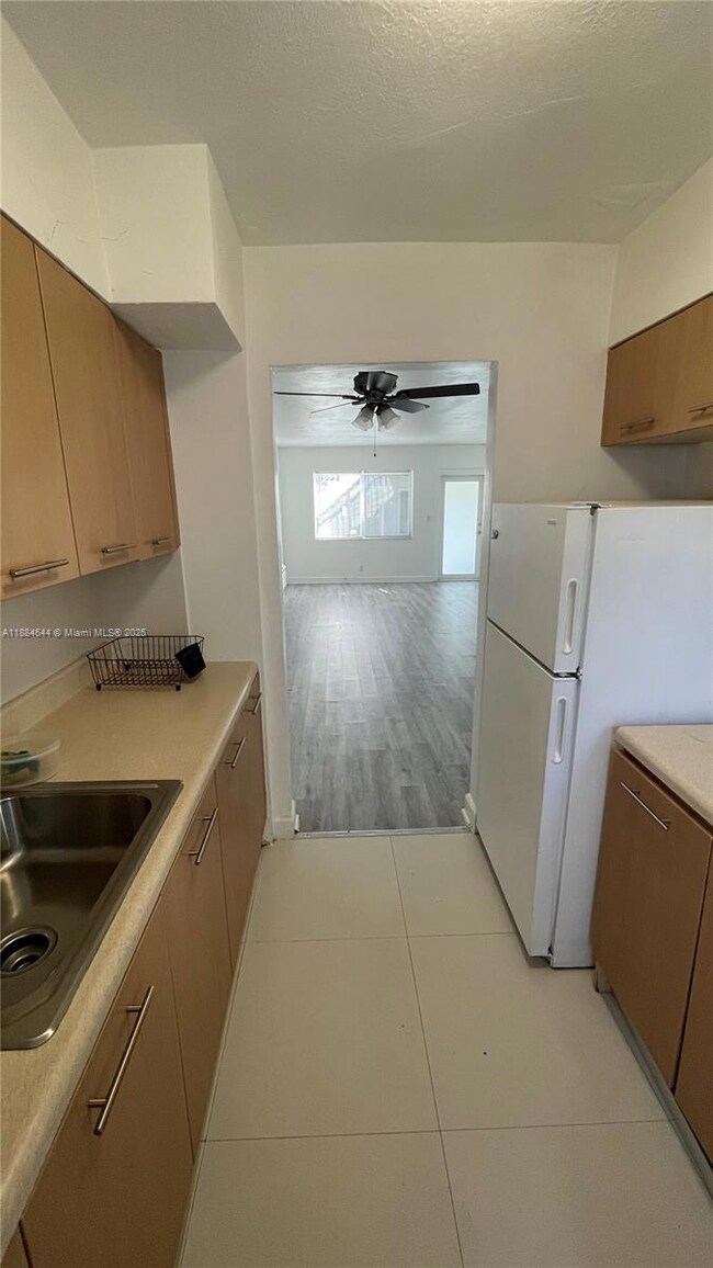 320 86th St unit 3, Miami Beach, FL 33141 - photo 6