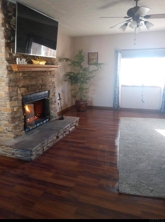 557 E Boone St, Frankfort, IN 46041 - photo 6