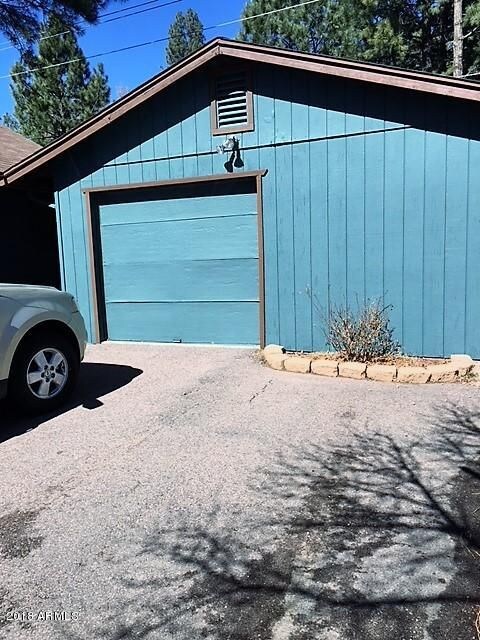CLOSE UP OF GARAGE