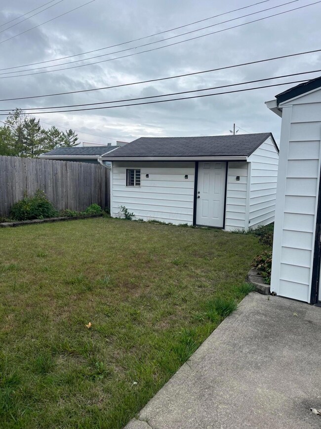 3898 Halsey Place, Columbus, OH 43228 - photo 2