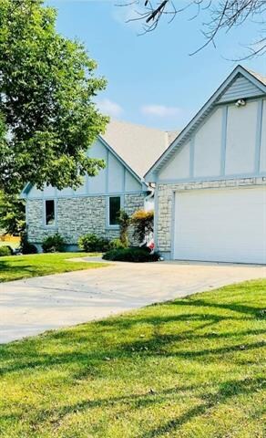 236 SW Seagull St, Lees Summit, MO 64082 - photo 2