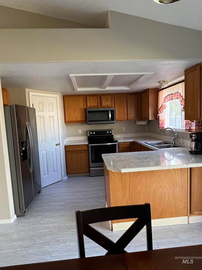 906 W Georgia Ave, Nampa, ID 83686 - photo 5