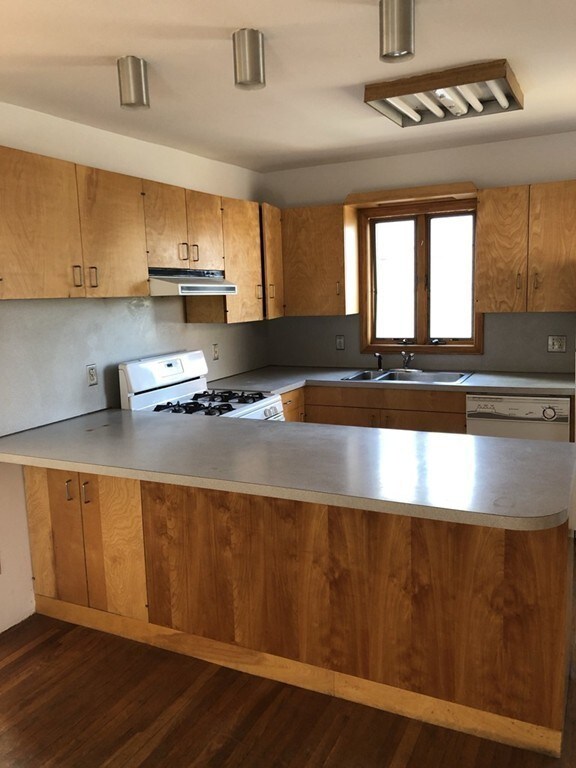 4 Van Norden St unit 2, Cambridge, MA 02140 - photo 4