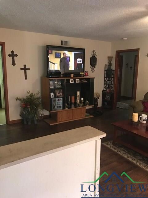 1822 Knob Hill Dr, Tyler, TX 75701 - photo 3