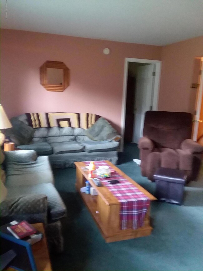 102 Hickory St, Archbald, PA 18403 - photo 5