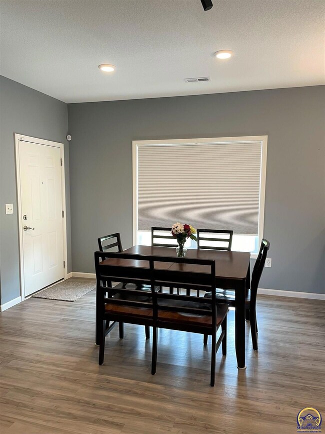 2918 SW Greenridge St, Topeka, KS 66614 - photo 5