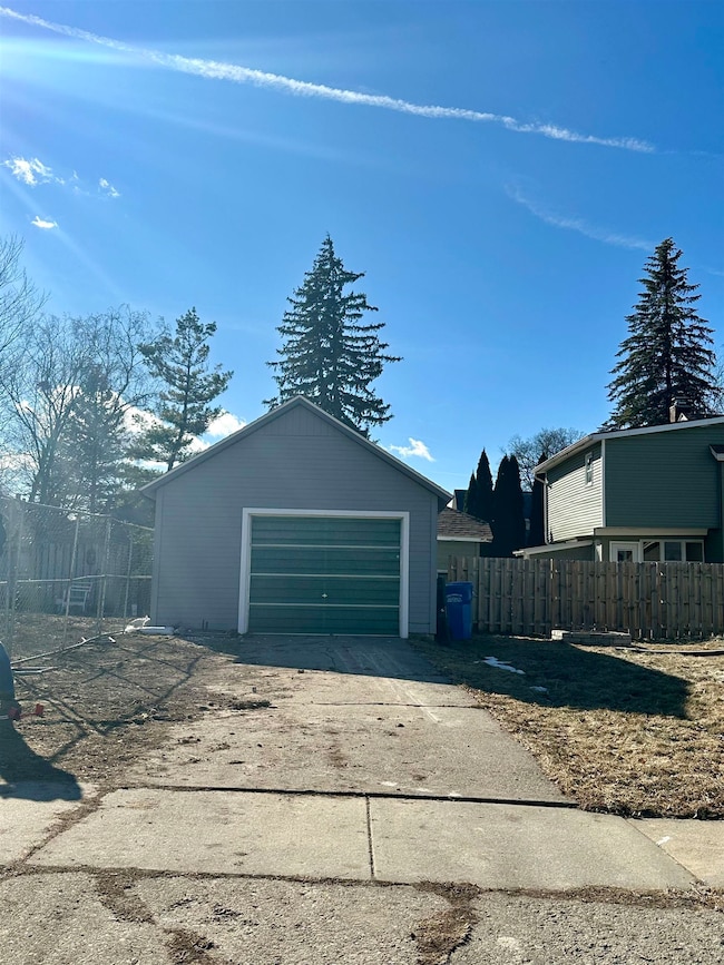 235 W Harrison St, Columbus, WI 53925 - photo 3