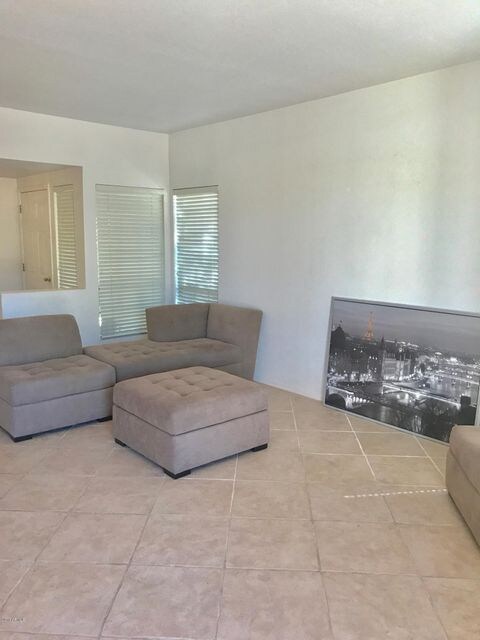 mountain view living room 2