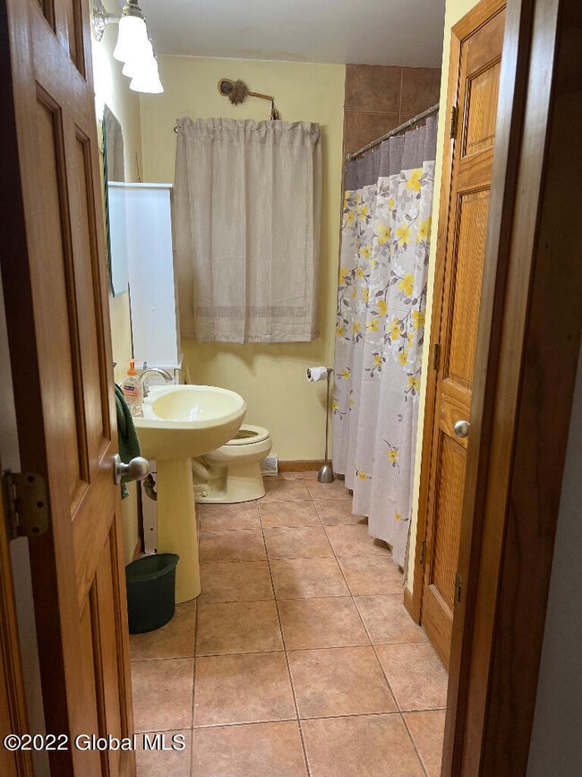 14 Chestnut Ct, Rensselaer, NY 12144 - photo 4