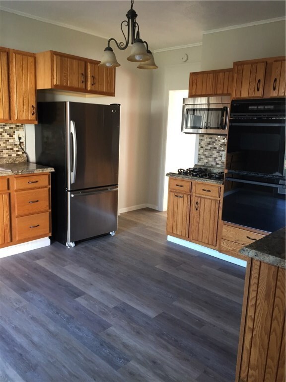 Nice updated Eat-in- kitchen-- Cabinets-- flooring