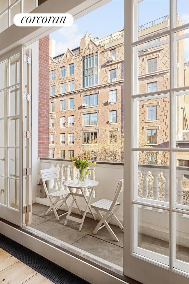 52 W 9th St unit PENTHOUSE, New York, NY 10011 - photo 5