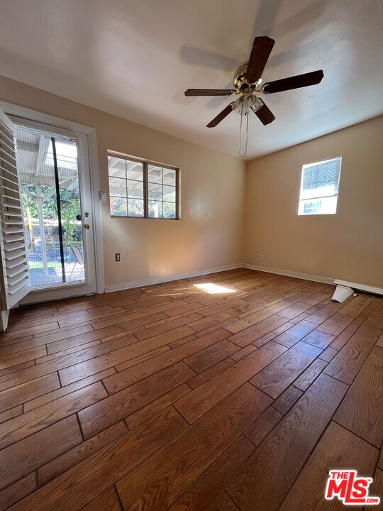 7516 Whitaker Ave, Van Nuys, CA 91406 - photo 5