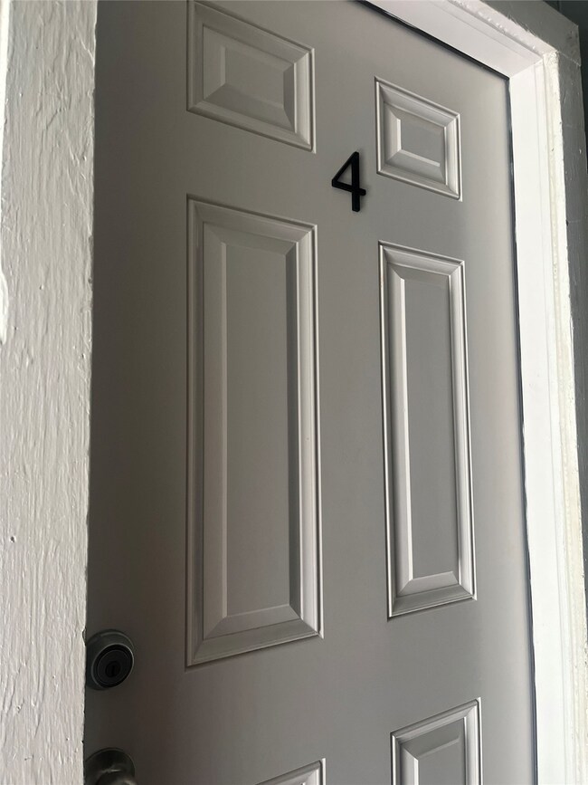 4626 Bell St unit 4, Houston, TX 77023 - photo 4