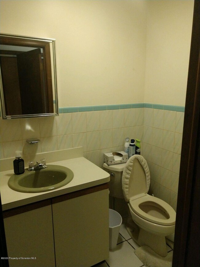 628 Main St, Moosic, PA 18507 - photo 3