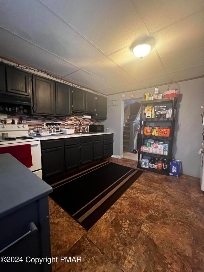 333 S West St, Shenandoah, PA 17976 - photo 7