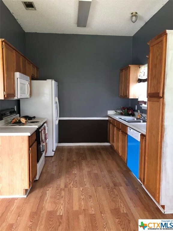 206 Wagontrain Cir, Copperas Cove, TX 76522 - photo 5