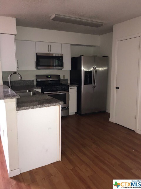 707 Bracewood Cir unit C, San Marcos, TX 78666 - photo 2