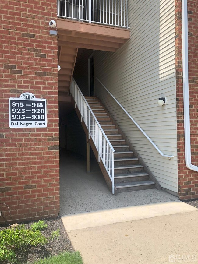 917 Del Negro Ct, South Plainfield, NJ 07080 - photo 4