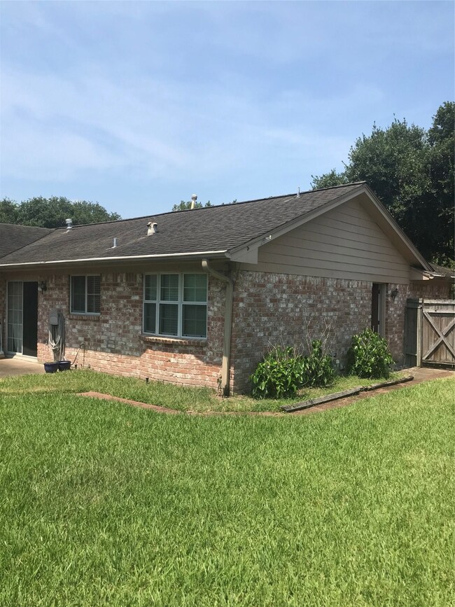 8902 Landwood Dr, Houston, TX 77040 - photo 7