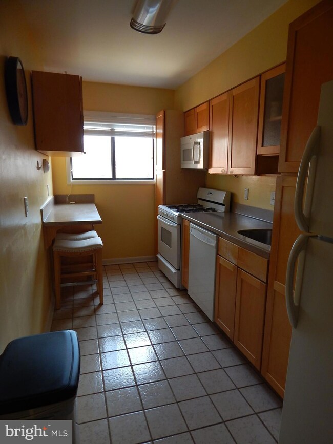 206 Skyhill Rd unit 3, Alexandria, VA 22314 - photo 5