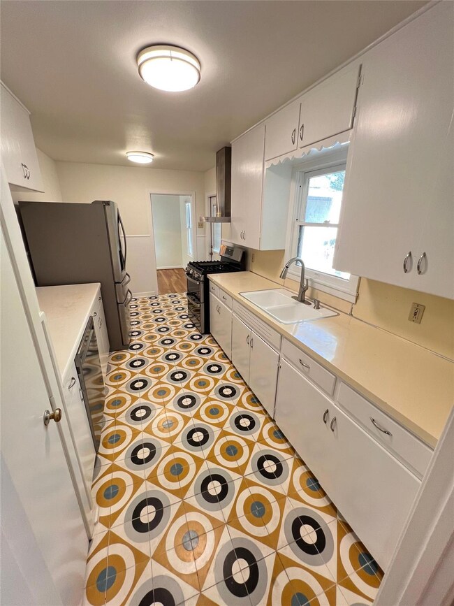 1908 Aggie Ln, Austin, TX 78757 - photo 7