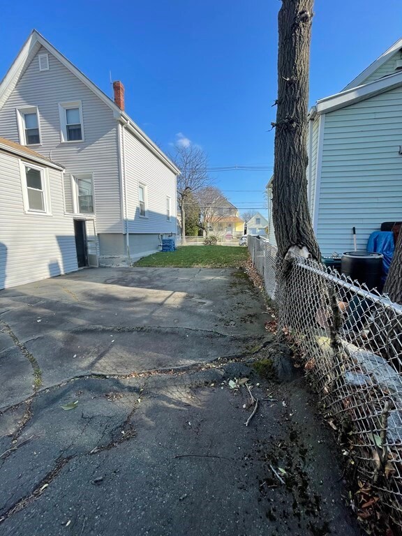 41 Sheafe St, Malden, MA 02148 - photo 5
