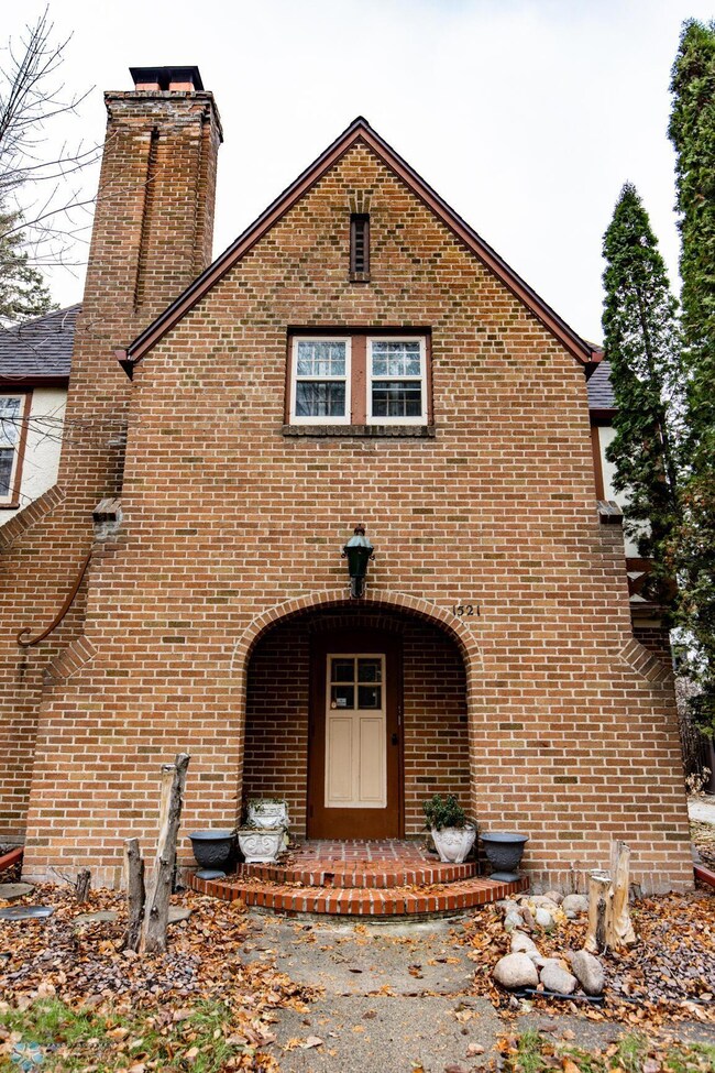 1521 8th St S, Fargo, ND 58103 - photo 3