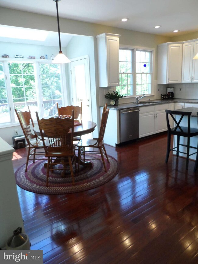 3700 Millpond Ct, Fairfax, VA 22033 - photo 7