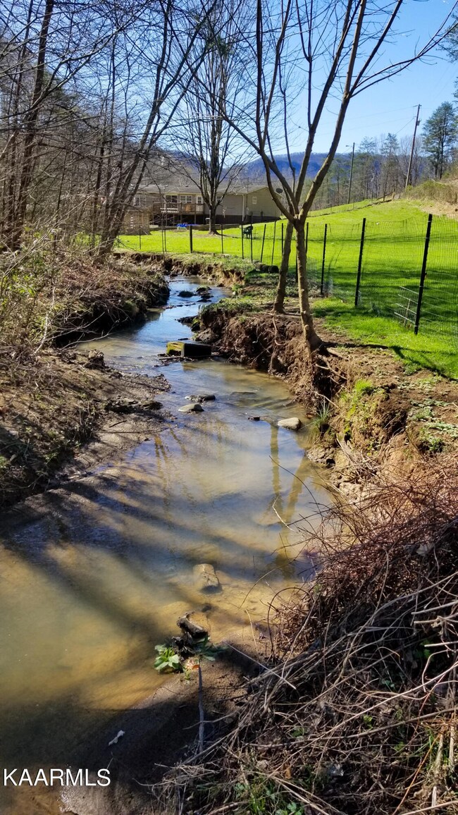 84A7D6B9-5DC6-4C47-B8A7-12AF0949F2C1