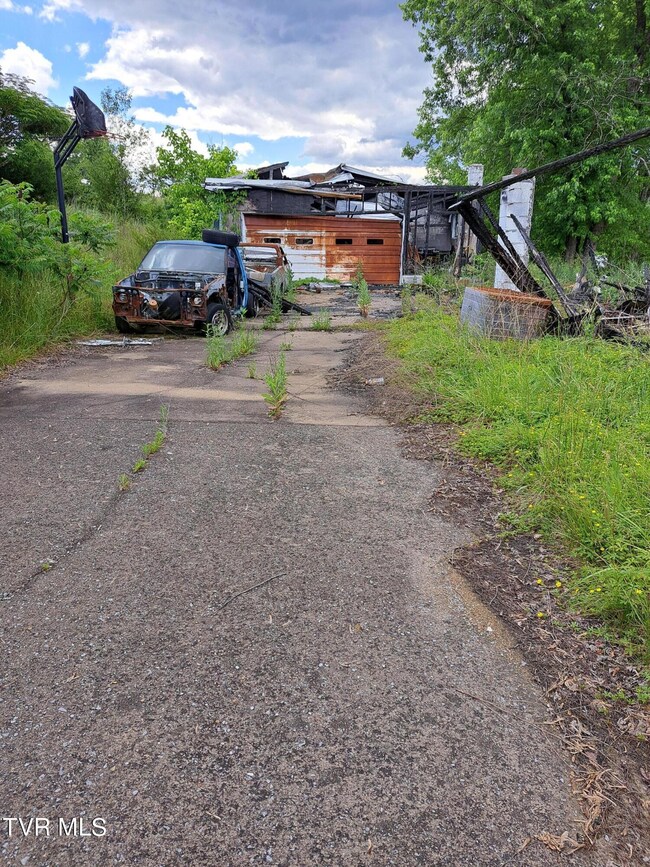 Concrete Drive to Detached Garage