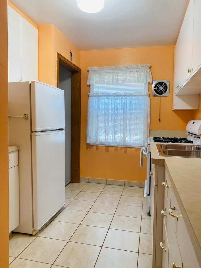 6352 S Lavergne Ave, Chicago, IL 60638 - photo 6