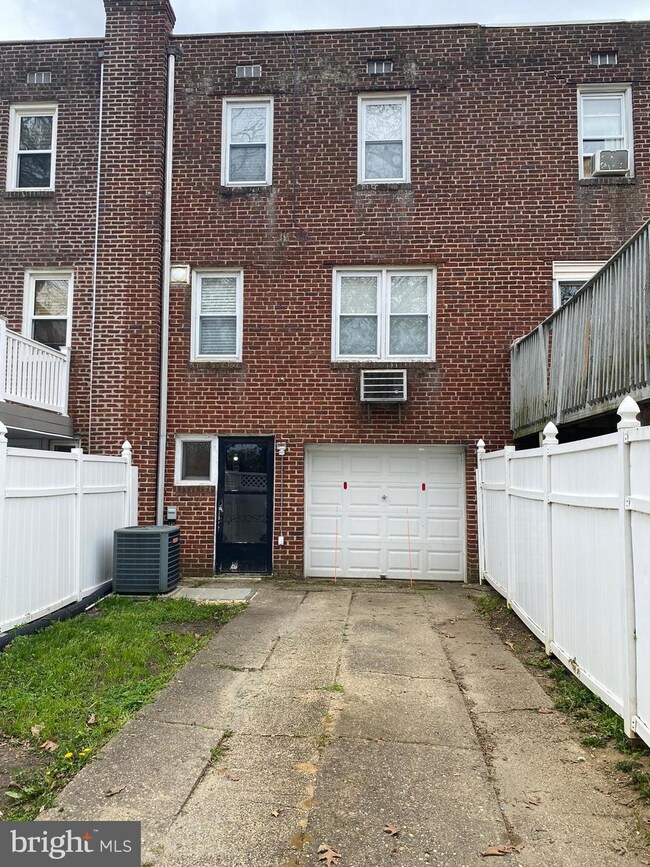 2880 Cushing Rd, Camden, NJ 08104 - photo 2