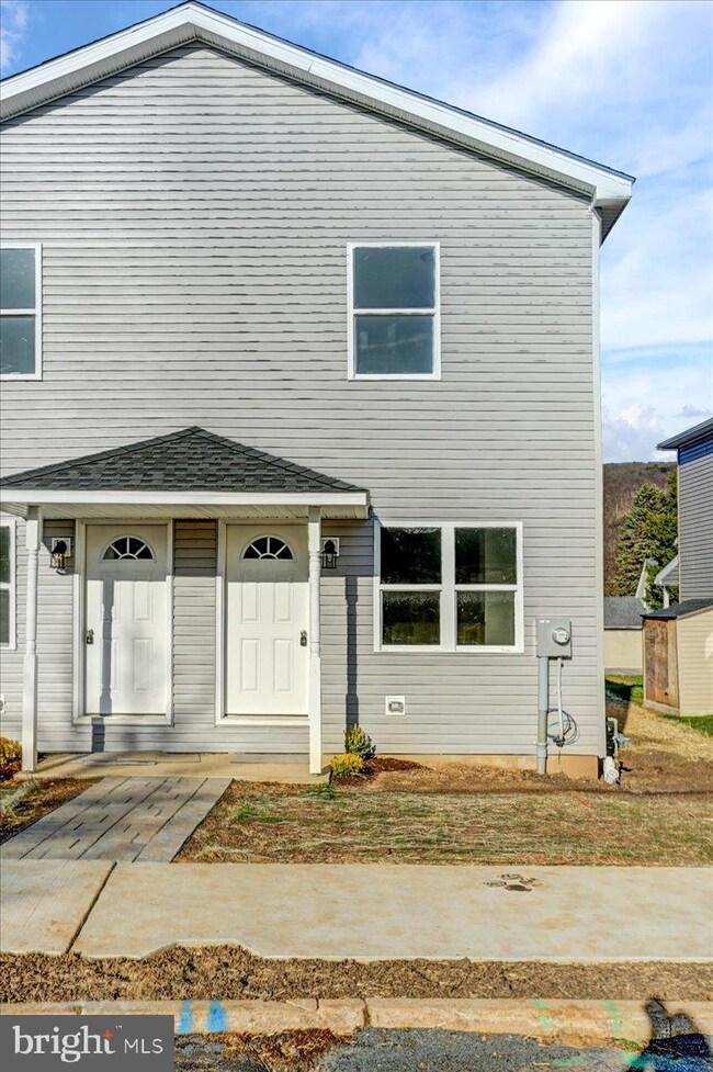 307 Crestmont St, West Reading, PA 19611 - photo 2