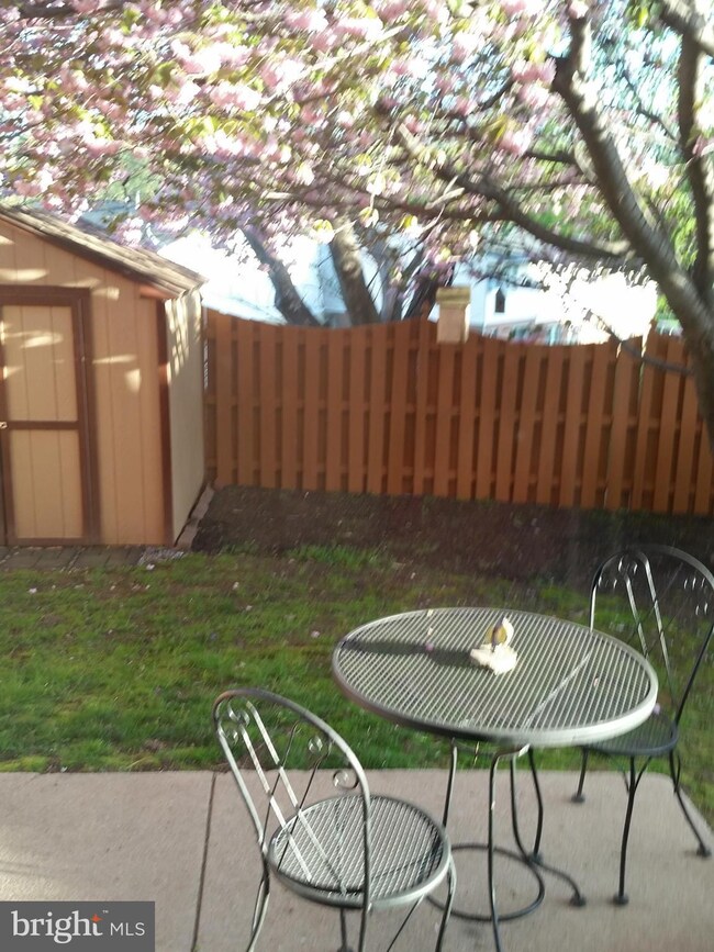 401 Nettle Hill Ln, Reisterstown, MD 21136 - photo 2