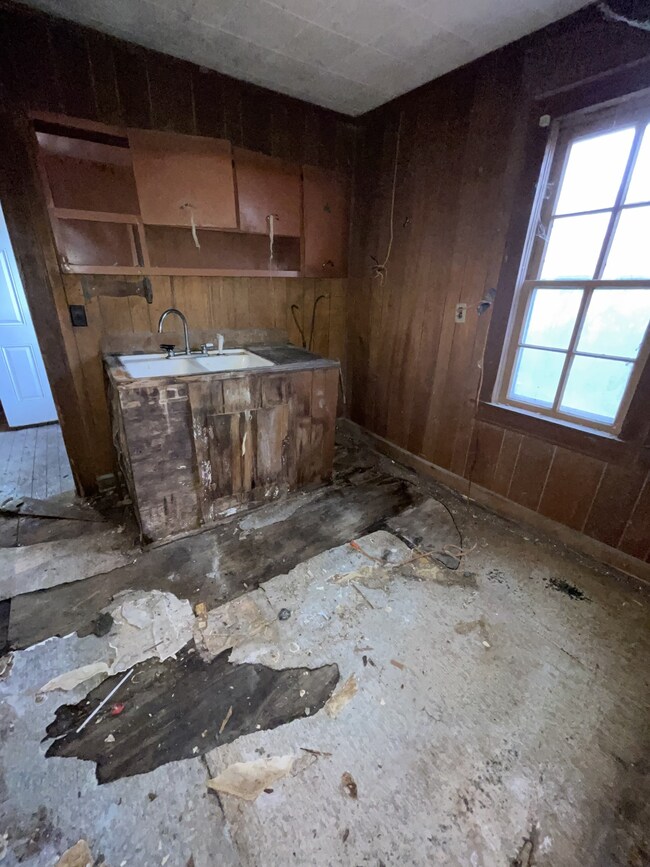 805 Woodbury St, Shelbyville, TN 37160 - photo 4