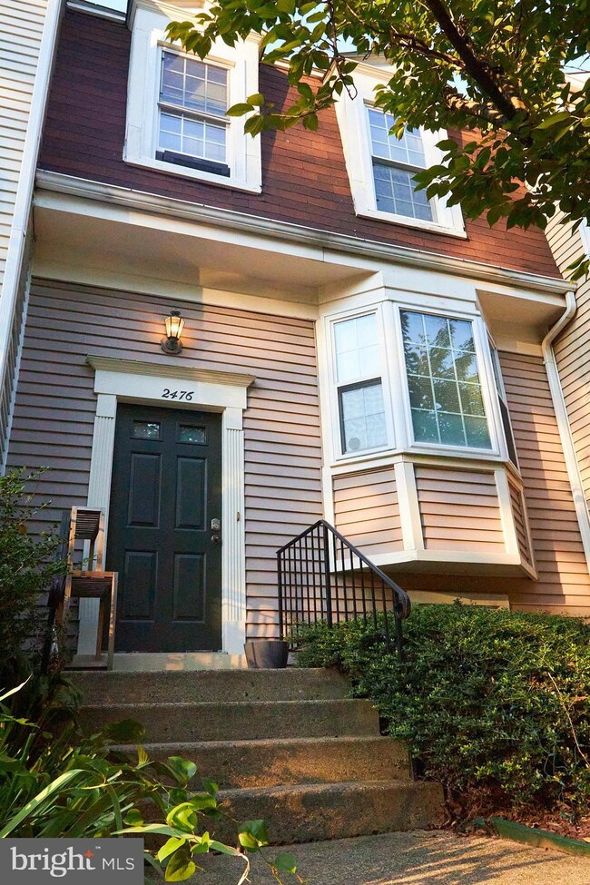 2476 Ridgehampton Ct, Reston, VA 20191 - photo 2