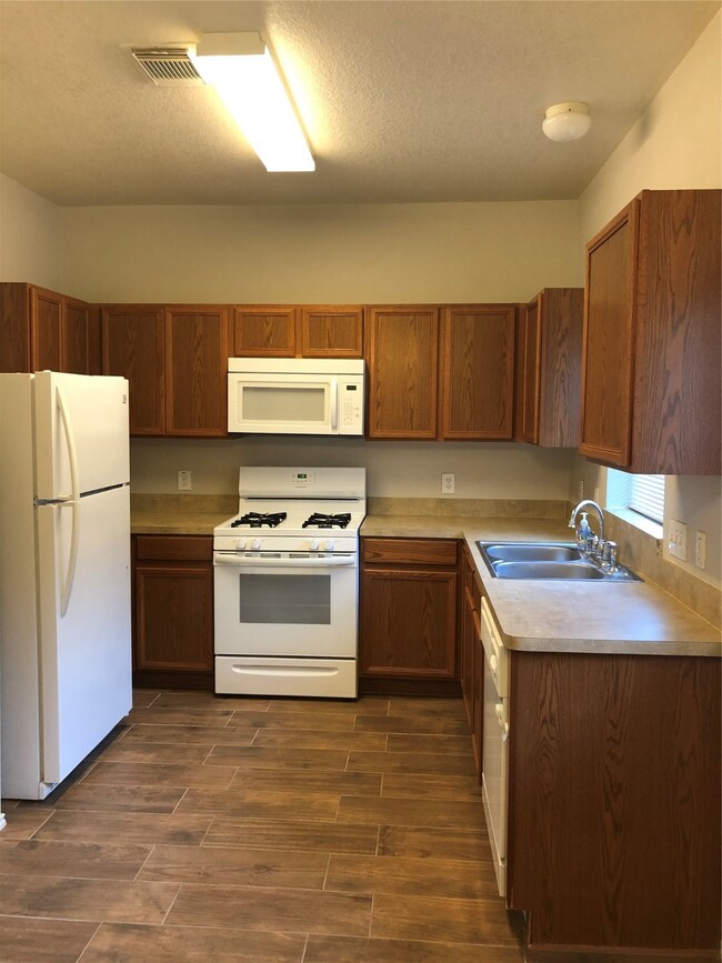 2011 Rustling Trees Way, Spring, TX 77373 - photo 5