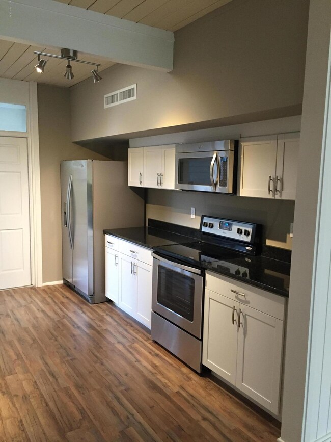 7030 Diamond Head Rd, Jacksonville, FL 32216 - photo 5