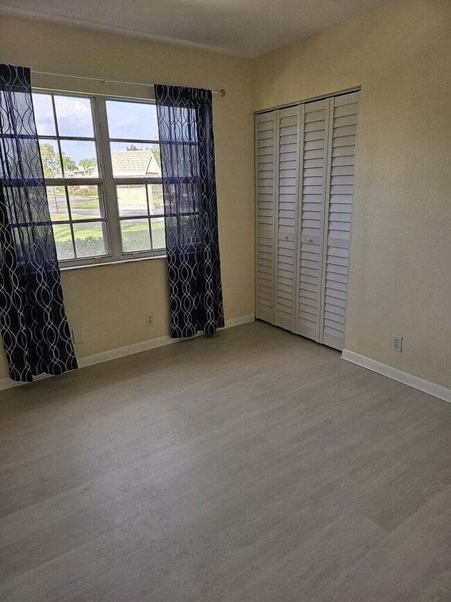 1554 SE Royal Green Cir unit 101, Port Saint Lucie, FL 34952 - photo 4