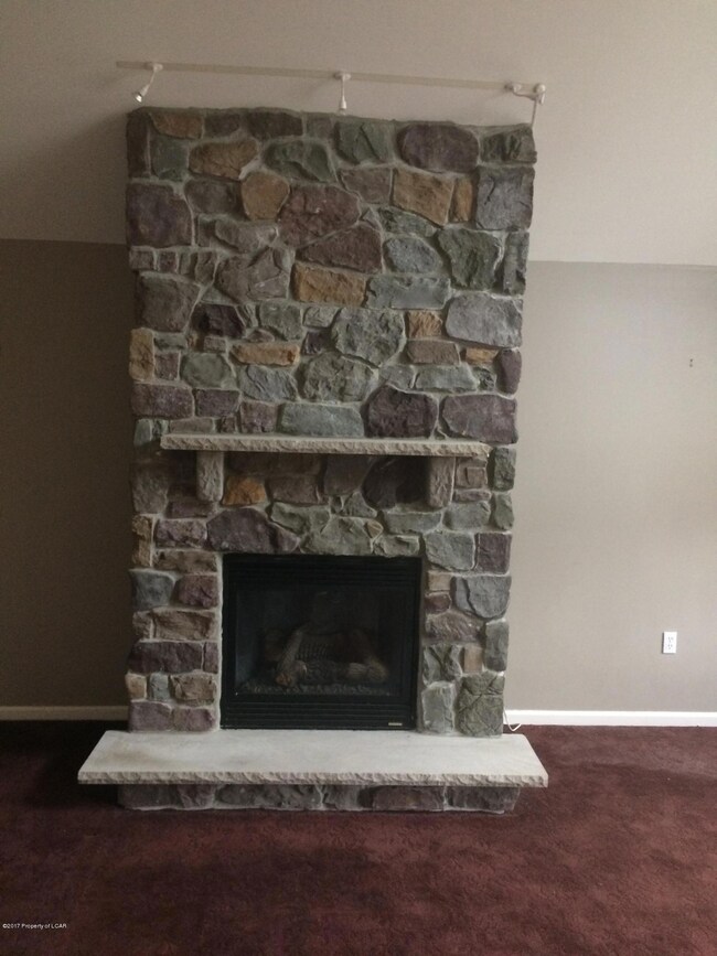 39 Pawnee Ave, Hazleton, PA 18202 - photo 2