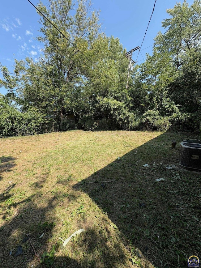 1710 SE 24th St, Topeka, KS 66605 - photo 7