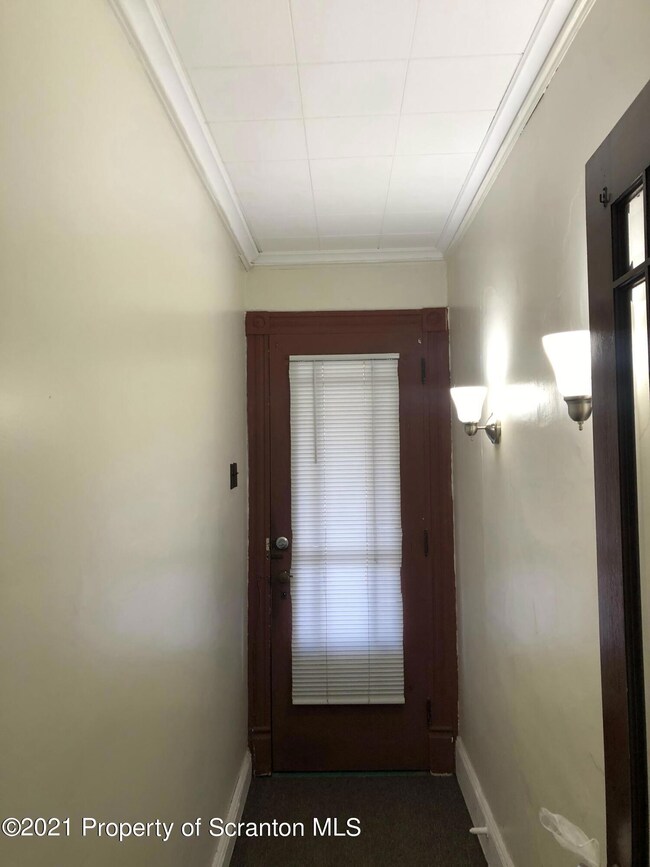 723 N Sumner Ave, Scranton, PA 18504 - photo 3